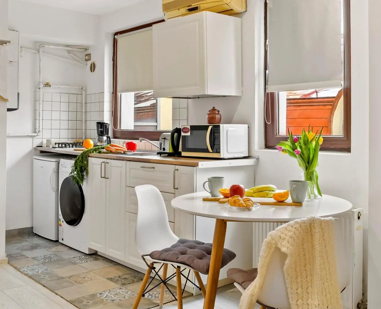 Контакты One Love Central Apartment